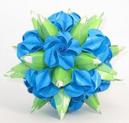 折纸模块组合的方式完成的折纸玫瑰花的独特制作教程