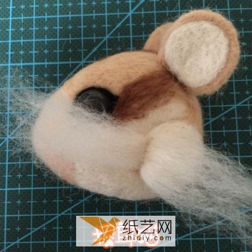 【招耳猫】羊毛毡教程之松鼠胸针 第26步