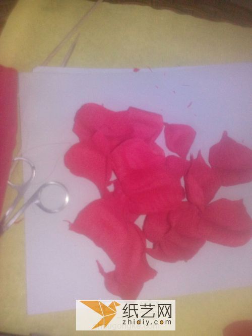 皱纹纸红玫瑰 第6步