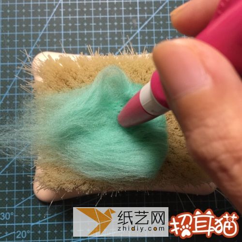 【招耳猫】羊毛毡教程之可爱蓝色猫咪 第33步