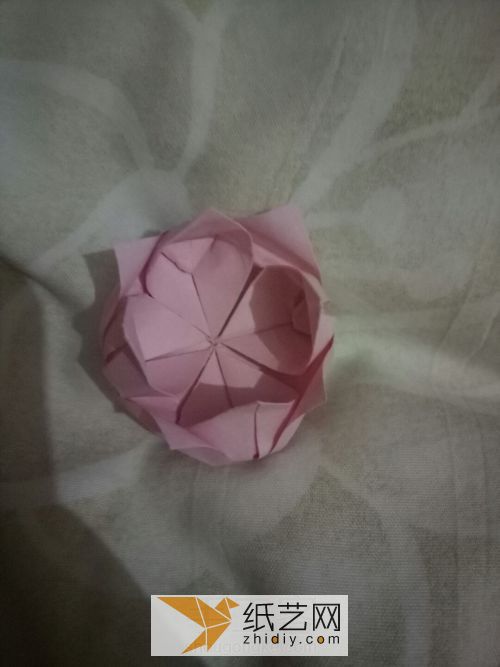 睡莲折纸教程 创意立体折纸花的新折法