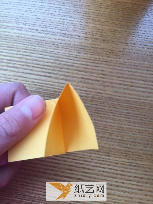 超简单纸折玫瑰 第4步
