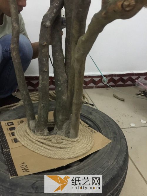麻绳，轮胎➕树枝打造一个全新的许愿树 第3步