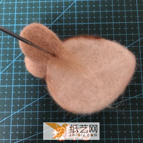 【招耳猫】羊毛毡教程之松鼠胸针 第22步