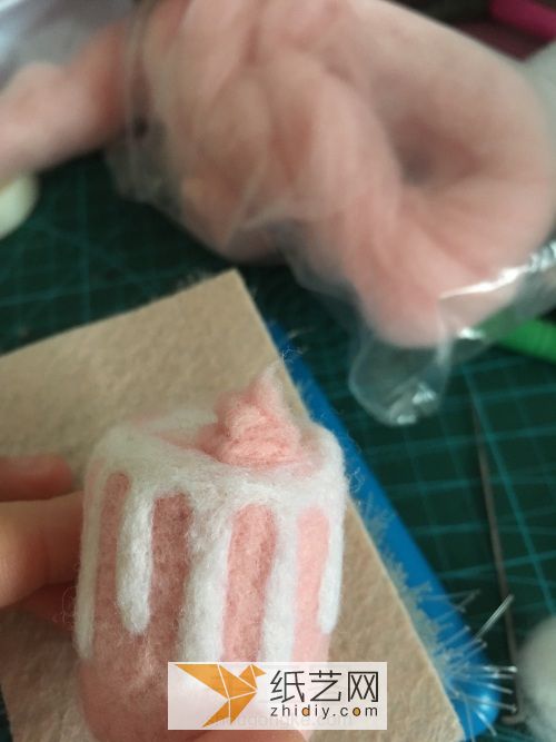 【羊毛毡教程】奶油草莓蛋糕 第5步