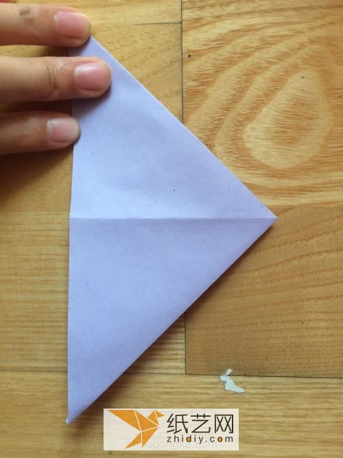  纸折百合花 第3步