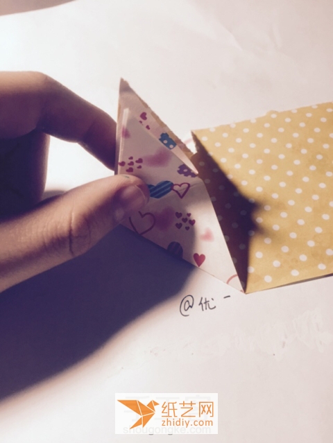 折纸爱心发卡 第8步