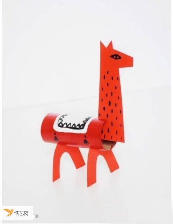 使用卫生纸卷筒卡纸手工制作的儿童玩具骆驼马
