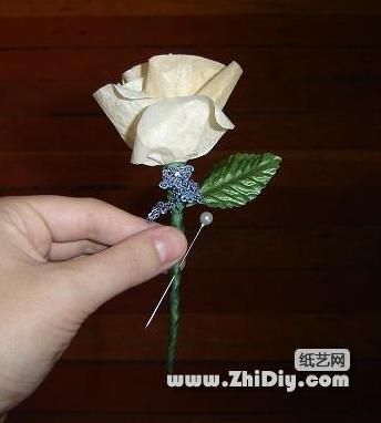 纸艺玫瑰花的玫瑰花图解教程手把手教你制作漂亮的玫瑰花