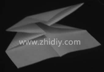 斜头滑翔纸飞机制作教程第一步
