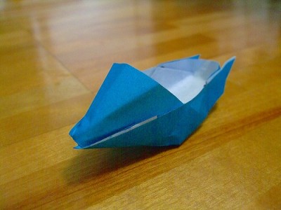 折纸快艇制作教程完成后效果图