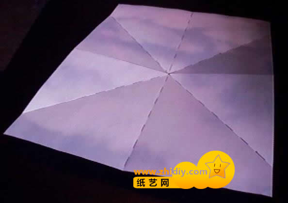 折纸飞机的折法图解教程第四步