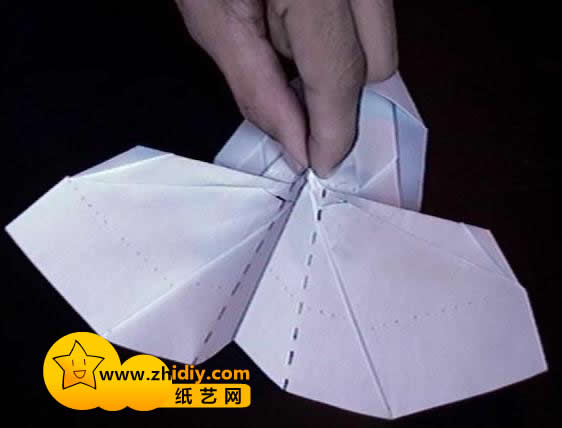 折纸飞机的折法图解教程