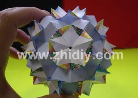 五角星纸球花制作教程完成后精美的效果图