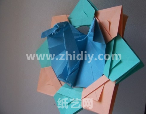 折纸龙的制作教程完成后精美的效果图