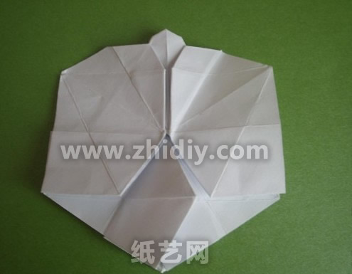 折纸蝴蝶兰纸艺花制作教程制作过程中的第三十六步