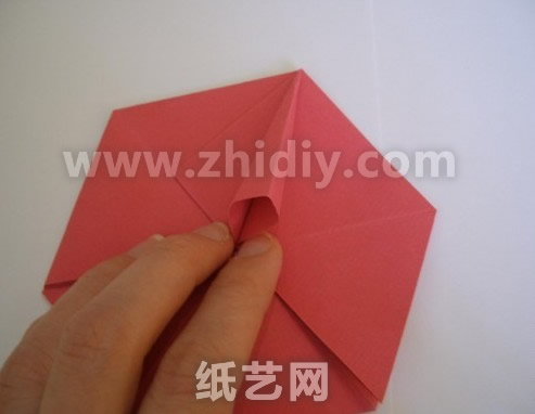 折纸牡丹纸艺花制作教程折纸过程中的第二十六步