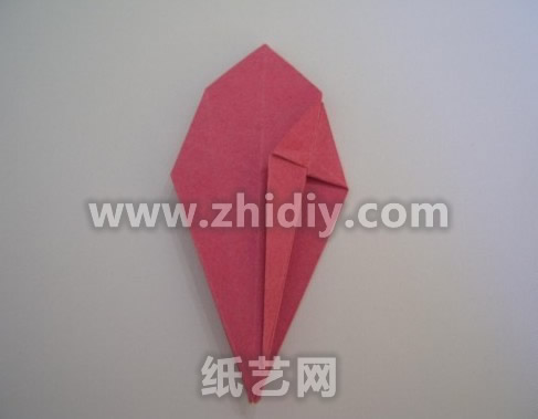 折纸倒挂金钟纸艺花制作教程折纸过程中的第三十步