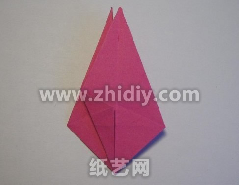 折纸倒挂金钟纸艺花制作教程制作过程中的第三十五步