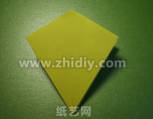 折纸太阳花制作教程折纸过程中的第二十一步