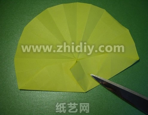 折纸太阳花制作教程折纸过程中的第三十步