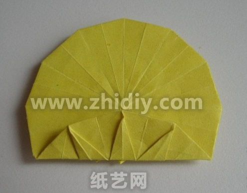 折纸太阳花制作教程折纸过程中的第四十一步