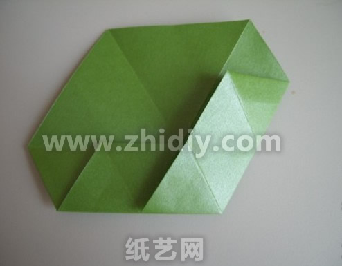 折纸太阳花制作教程折纸过程中的四十六步