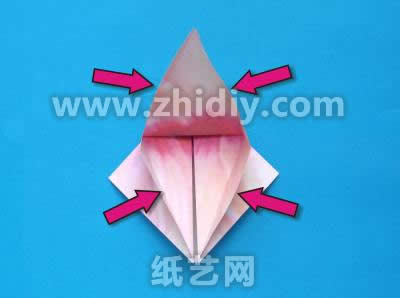 粉色简单折纸小花制作教程
