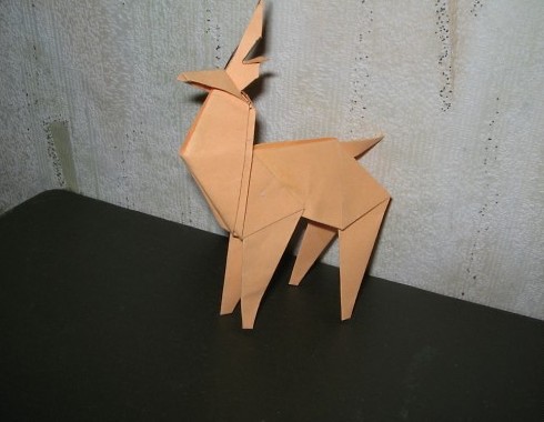 圣诞驯鹿折纸教程完成后的精美效果图