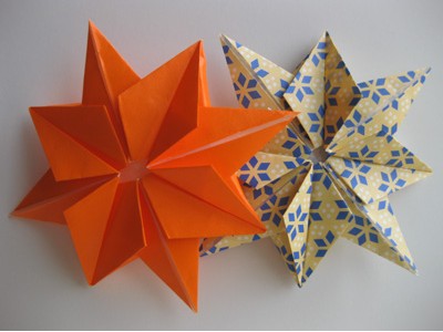 圣诞折纸八角星制作教程完成后精美的效果图