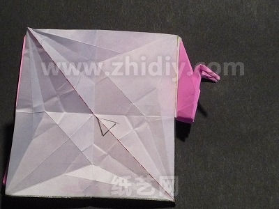 三联千纸鹤折纸教程制作过程中的第二十六步
