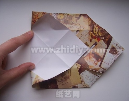 折纸千纸鹤信封教程制作过程中的第十五步