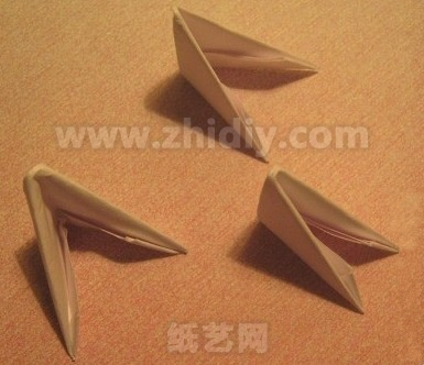 很可爱的折纸三角插是制作方面的基础