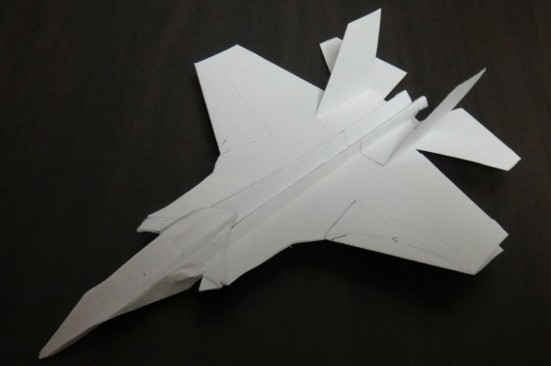 F-35A战斗机折纸教程图解完成后精美的效果图