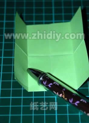 折纸纸球花手工制作教程制作过程中的第五步