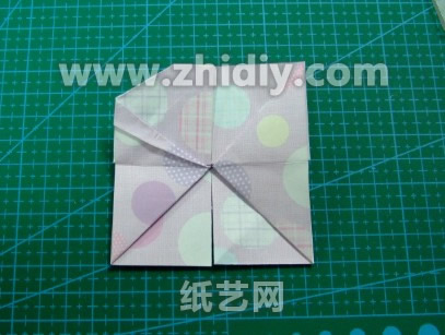 手工折纸蝴蝶折纸教程制作过程中的第十一步