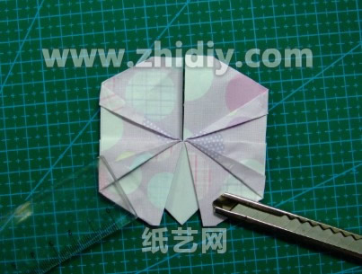 手工折纸蝴蝶折纸教程制作过程中的第十五步