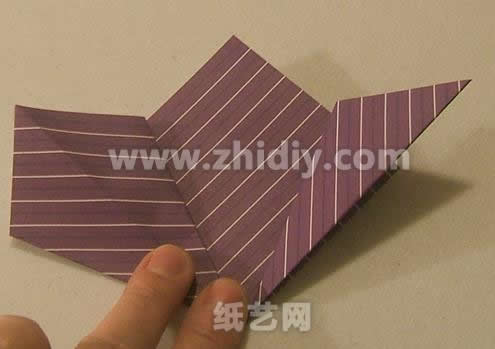 纸折花手工制作教程制作过程中的第十步