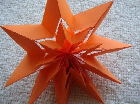 折纸星挂饰手工制作教程完成后精美的效果图