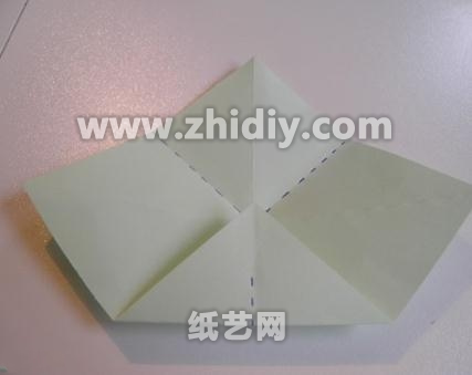 对于基本折痕的处理保证折纸的优良