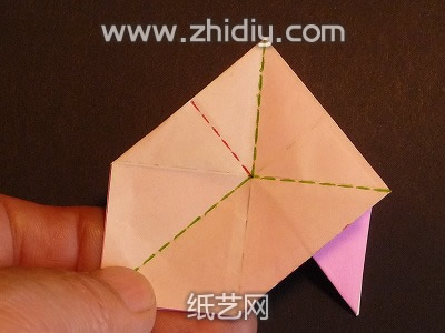 纸折花山茱萸手工折纸教程制作过程中的第二十步