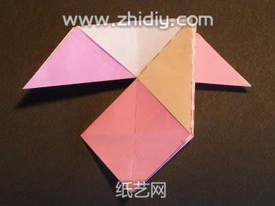 纸折花山茱萸手工折纸教程制作过程中的第二十一步