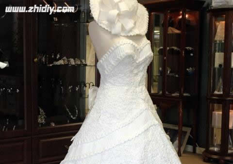 纸巾做婚纱