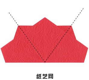 折纸玫瑰的制作需要五角形的纸张来获得