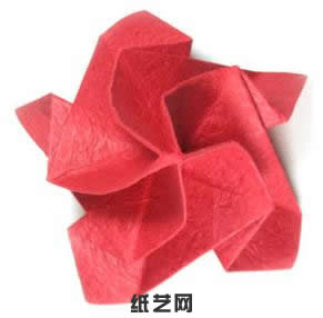 五瓣可爱折纸玫瑰手工制作教程制作过程中的第二十六步