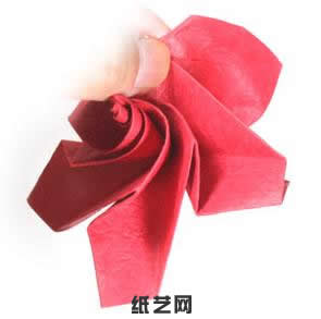 五瓣可爱折纸玫瑰手工制作教程制作过程中的三十六步