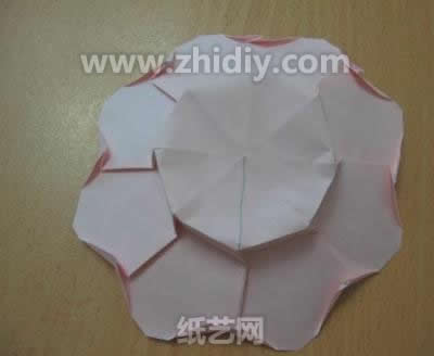 手工制作折纸向日葵花瓶教程制作的折纸花瓶的背面