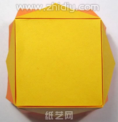 平整的纸张是保证手工纸盒制作的一个关键点