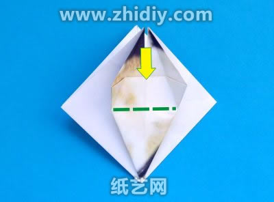 手工折纸简单大熊猫图解教程制作过程中的第十步