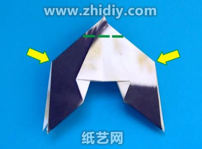手工折纸简单大熊猫图解教程制作过程中的第二十六步